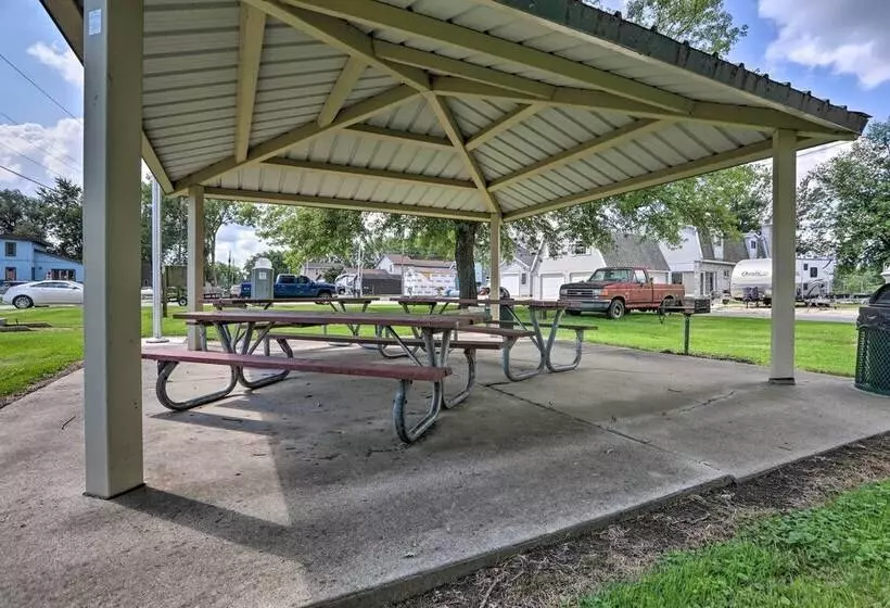 Lake Erie Waterfront Home W/ Sunroom & Yard!
