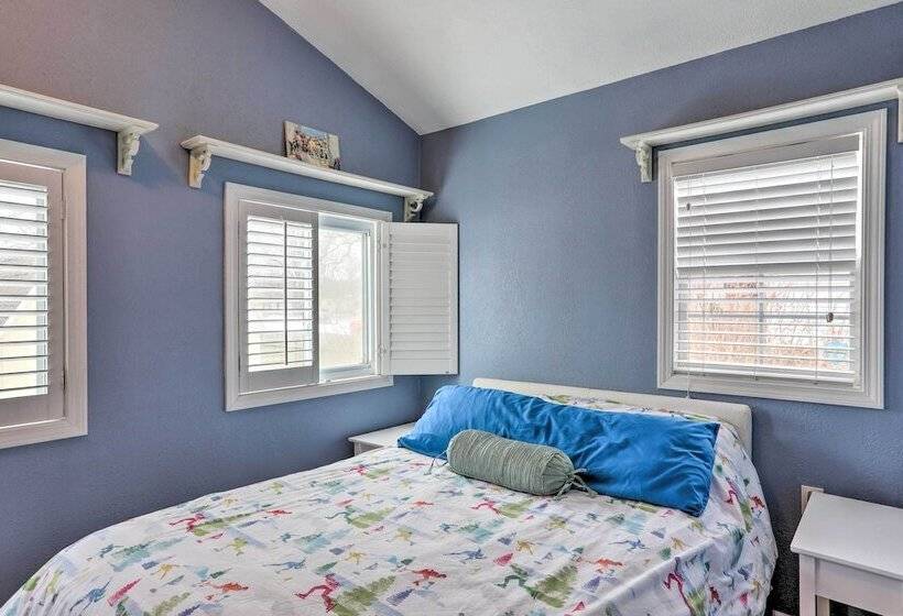 Lake Erie Waterfront Home W/ Sunroom & Yard!