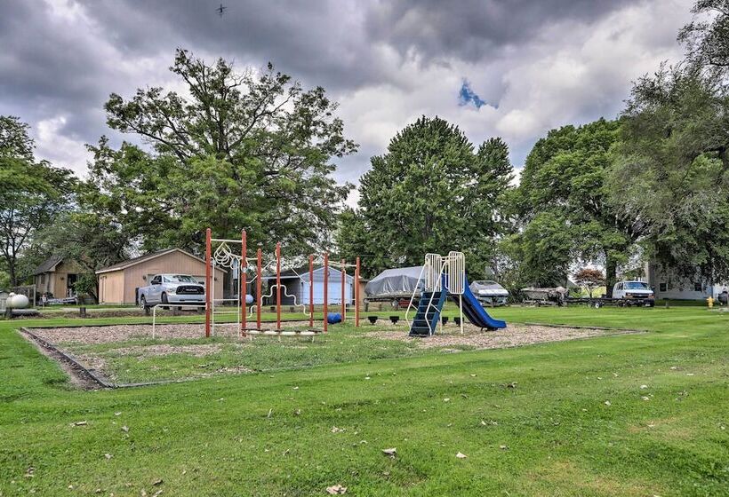 Lake Erie Waterfront Home W/ Sunroom & Yard!