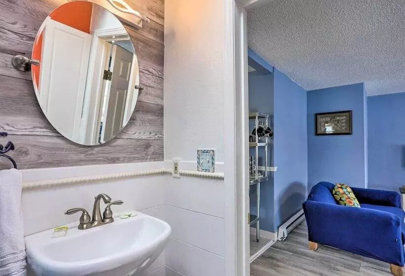 Lake Erie Waterfront Home W/ Sunroom & Yard!