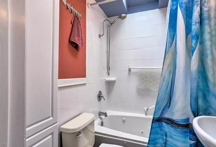 Lake Erie Waterfront Home W/ Sunroom & Yard!