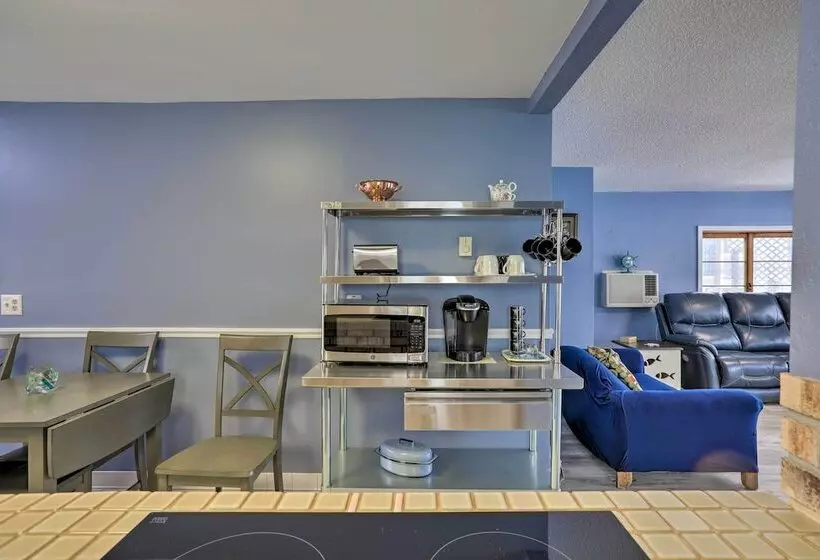 Lake Erie Waterfront Home W/ Sunroom & Yard!