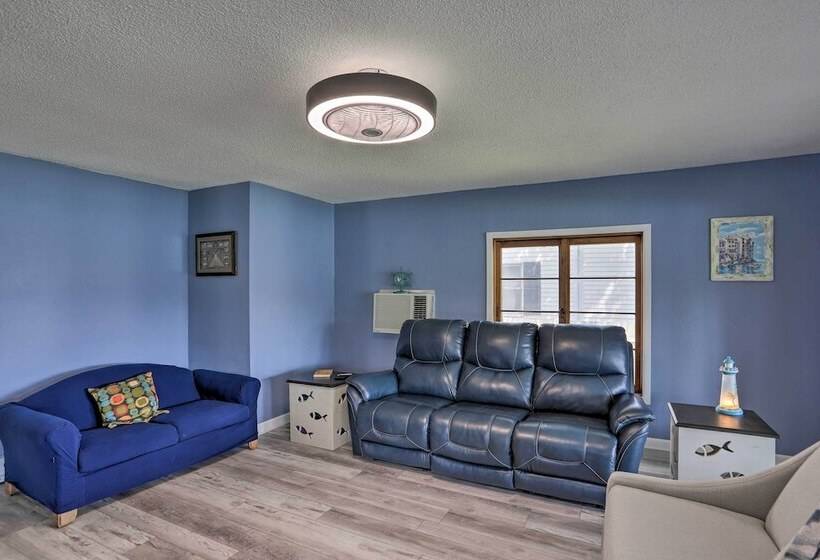 Lake Erie Waterfront Home W/ Sunroom & Yard!