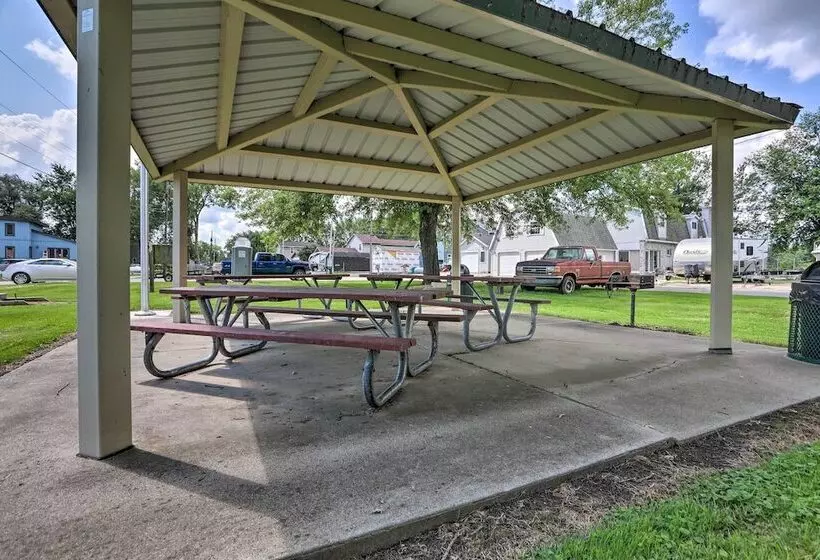 Lake Erie Waterfront Home W/ Sunroom & Yard!