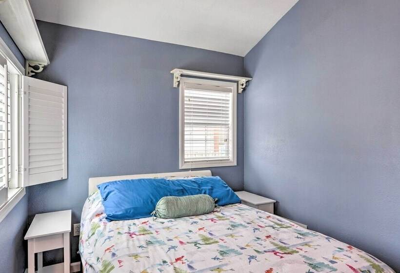 Lake Erie Waterfront Home W/ Sunroom & Yard!