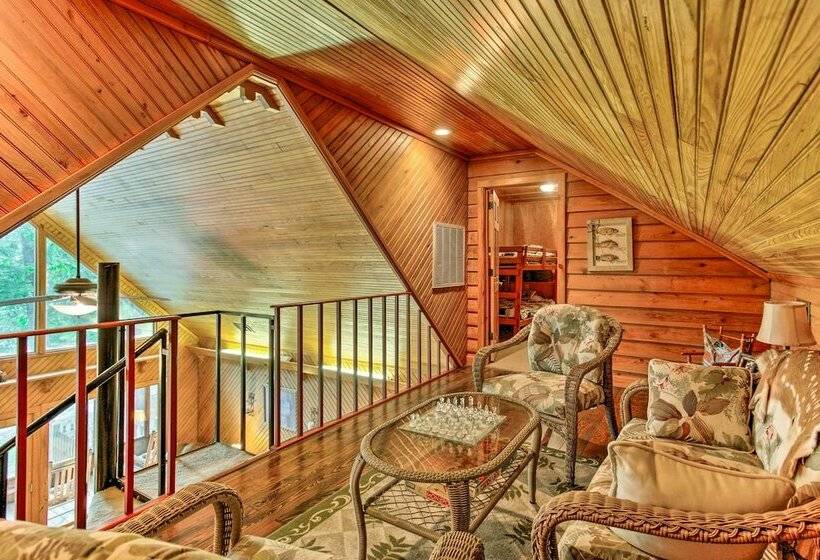 Lakefront Toledo Bend Cabin W/ Dock & Grill!