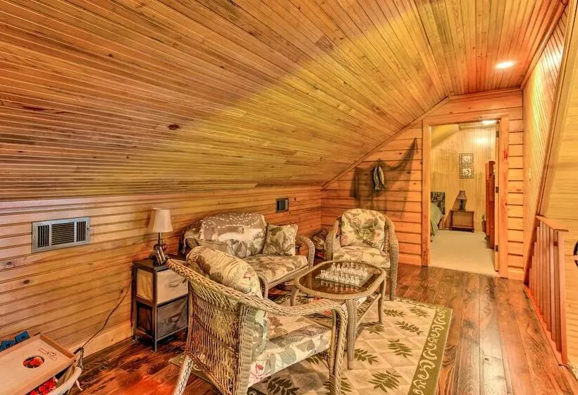 Lakefront Toledo Bend Cabin W/ Dock & Grill!