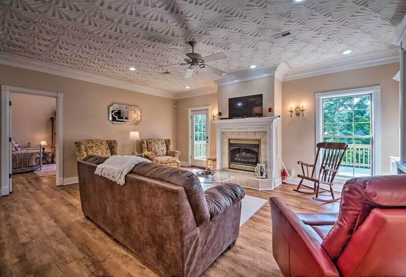 Luxe Lake Cumberland Retreat W/ Decks On 1 Acre!