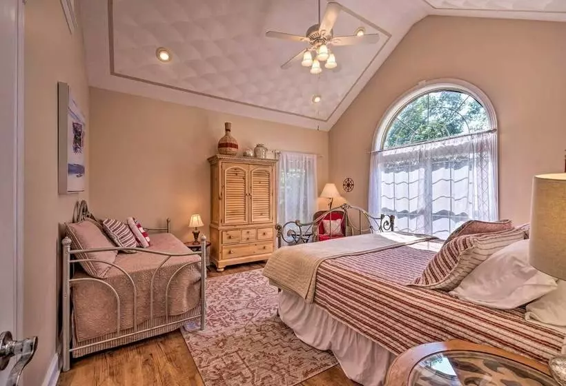 Luxe Lake Cumberland Retreat W/ Decks On 1 Acre!