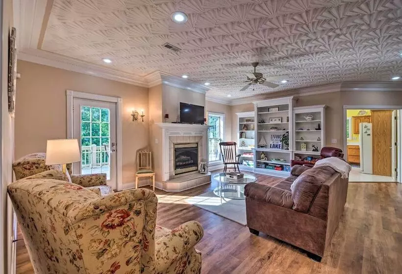 Luxe Lake Cumberland Retreat W/ Decks On 1 Acre!