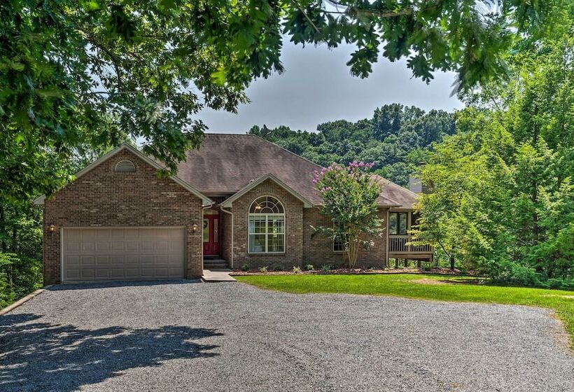 Luxe Lake Cumberland Retreat W/ Decks On 1 Acre!