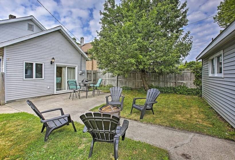 Manistee Home W/ Fire Pit ~ 2 Mi To Beach!