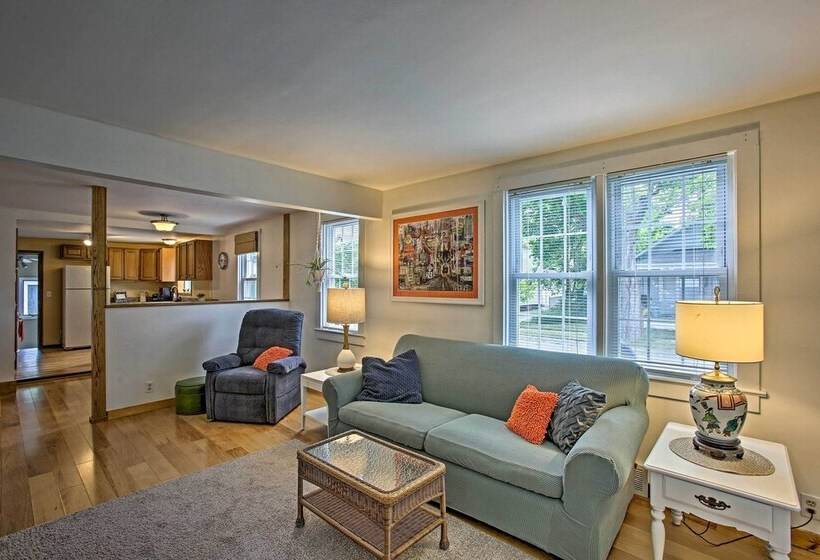 Manistee Home W/ Fire Pit ~ 2 Mi To Beach!