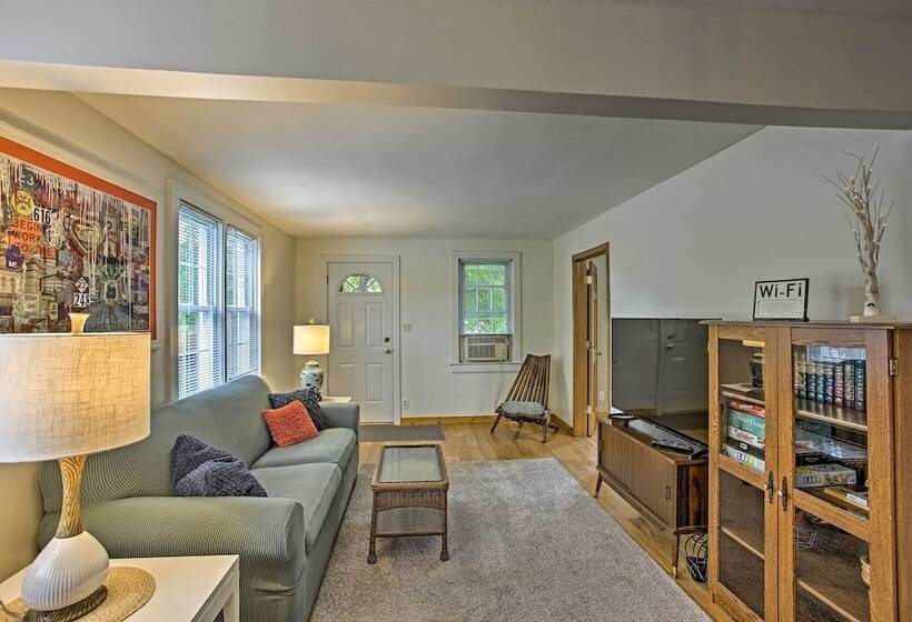 Manistee Home W/ Fire Pit ~ 2 Mi To Beach!