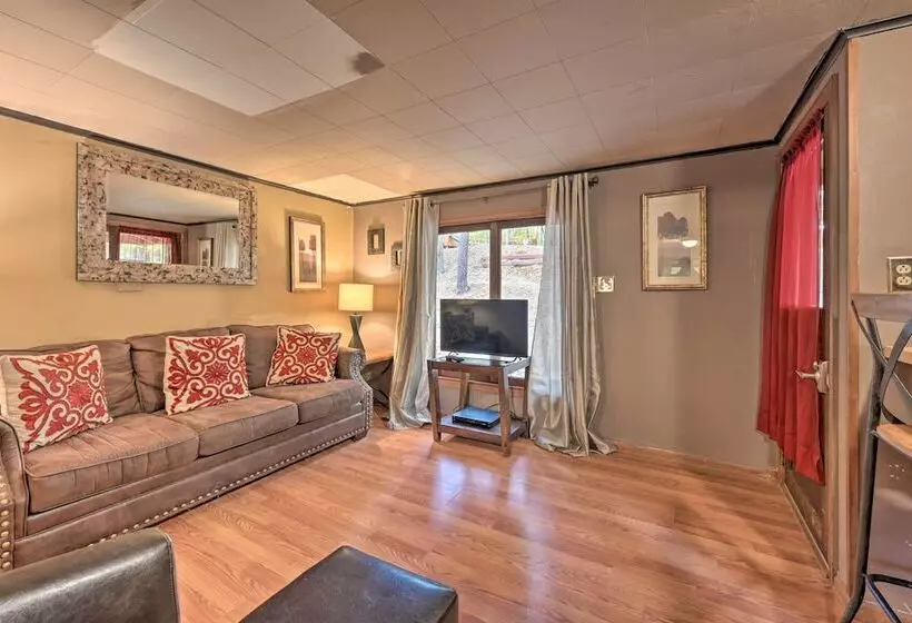 Matt Dillon  Cabin ~ 1 Mile To Raystown Lake!