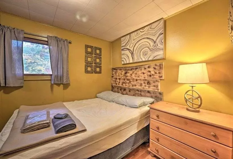 Matt Dillon  Cabin ~ 1 Mile To Raystown Lake!