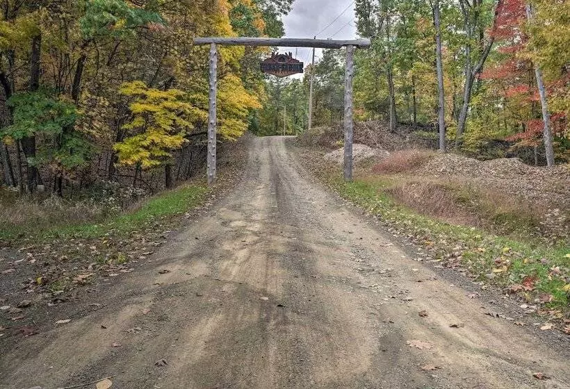 Matt Dillon  Cabin ~ 1 Mile To Raystown Lake!