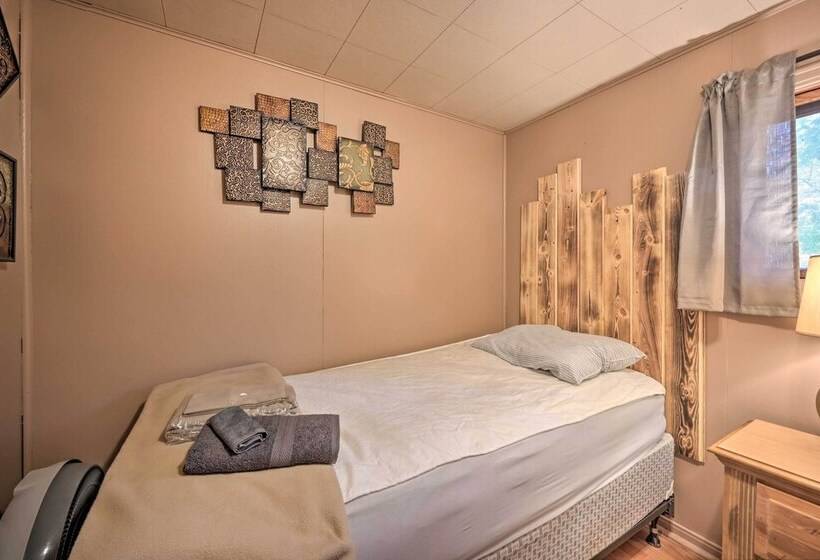 Matt Dillon  Cabin ~ 1 Mile To Raystown Lake!