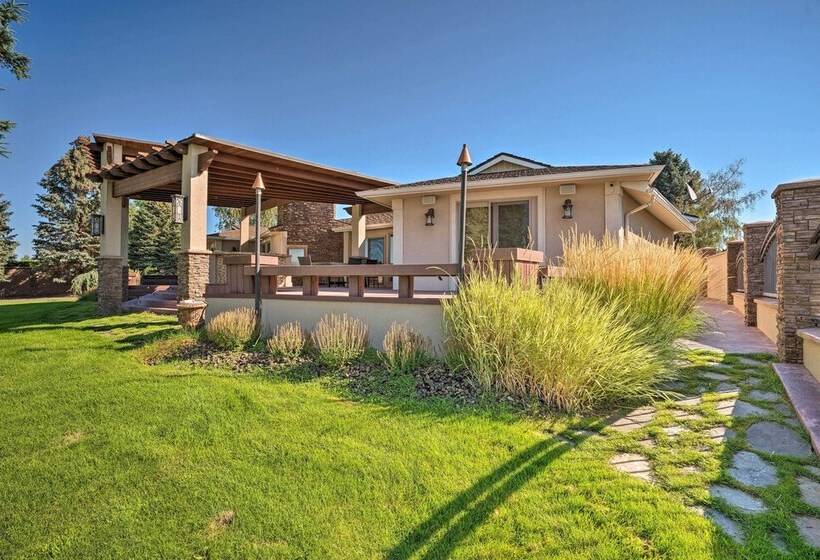 Moses Lake Retreat W/ Salt Water Hot Tub!