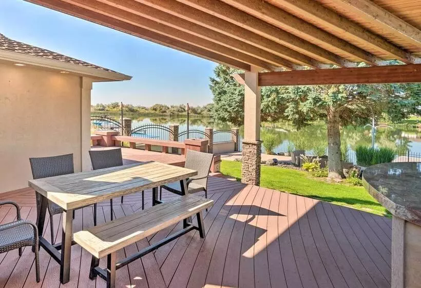 Moses Lake Retreat W/ Salt Water Hot Tub!