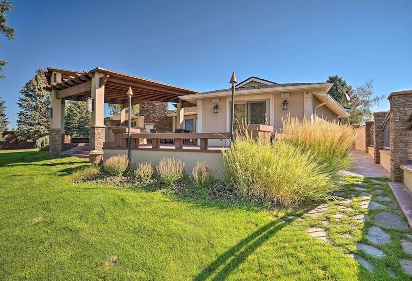 Moses Lake Retreat W/ Salt Water Hot Tub!