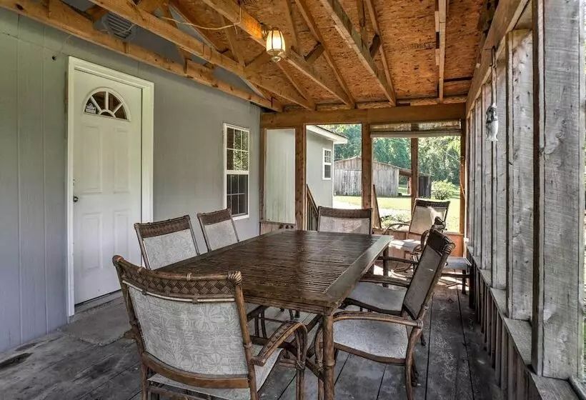 Ooltewah Cabin W/ Grill, Pool Table & Porch!