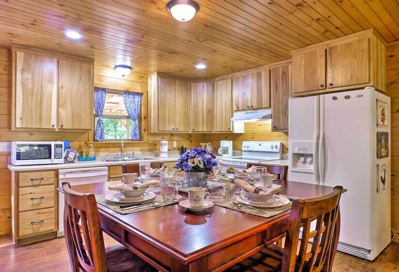 14 Mi To Little River Canyon: Scenic Alabama Cabin