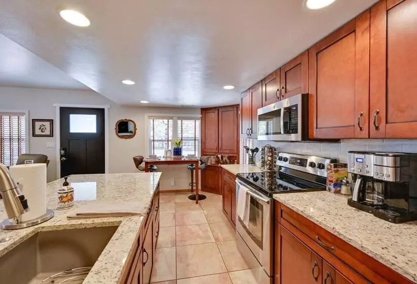 Peaceful Deck + Fire Pit: Payson Home!