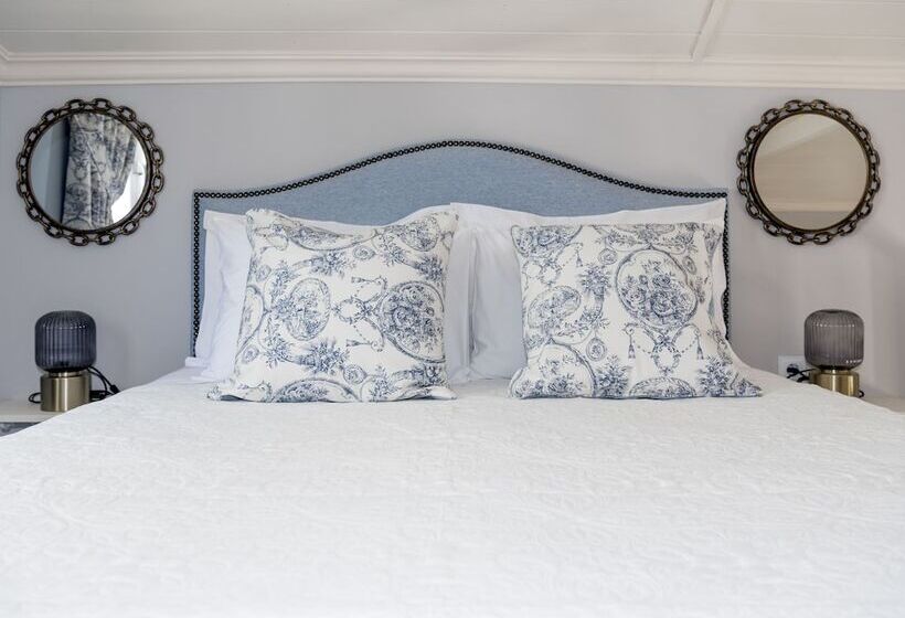 Pensjonat Nafsika Suites