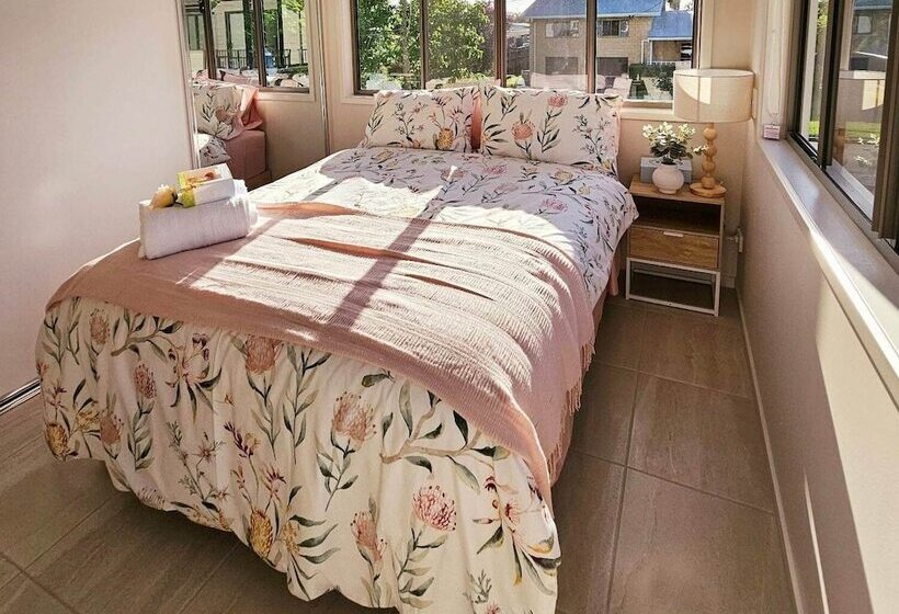 Пансион Sunlight Swan