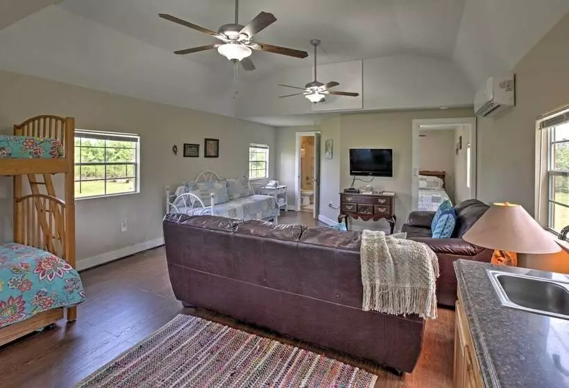 Plantersville Cabin On 50 Acres W/ Pond & Fire Pit