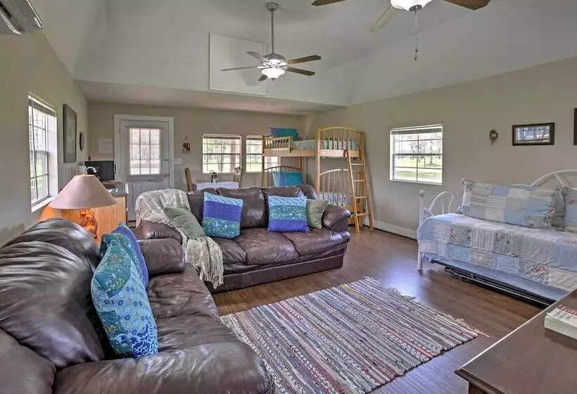 Plantersville Cabin On 50 Acres W/ Pond & Fire Pit