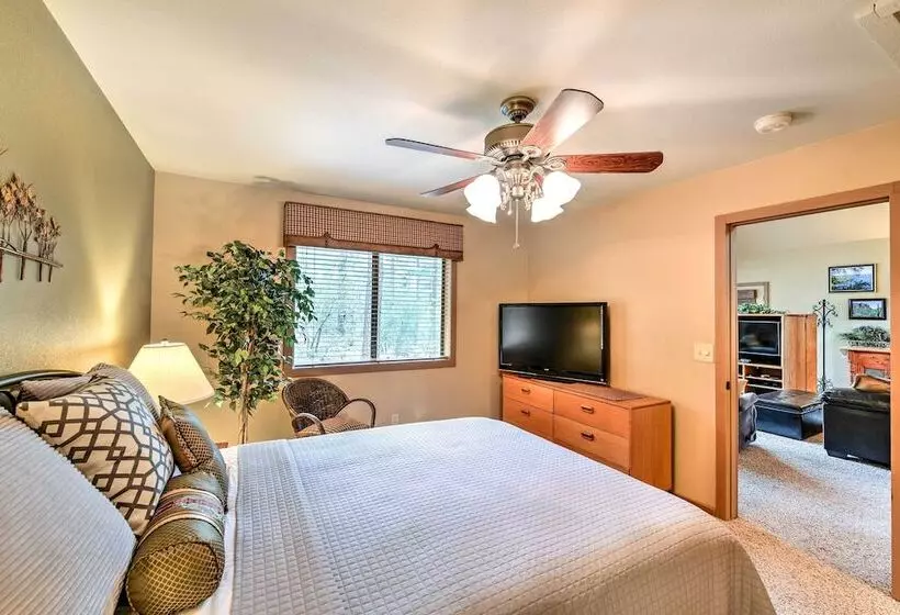 Prescott Cabin W/ Beautiful Forest Views & Deck!