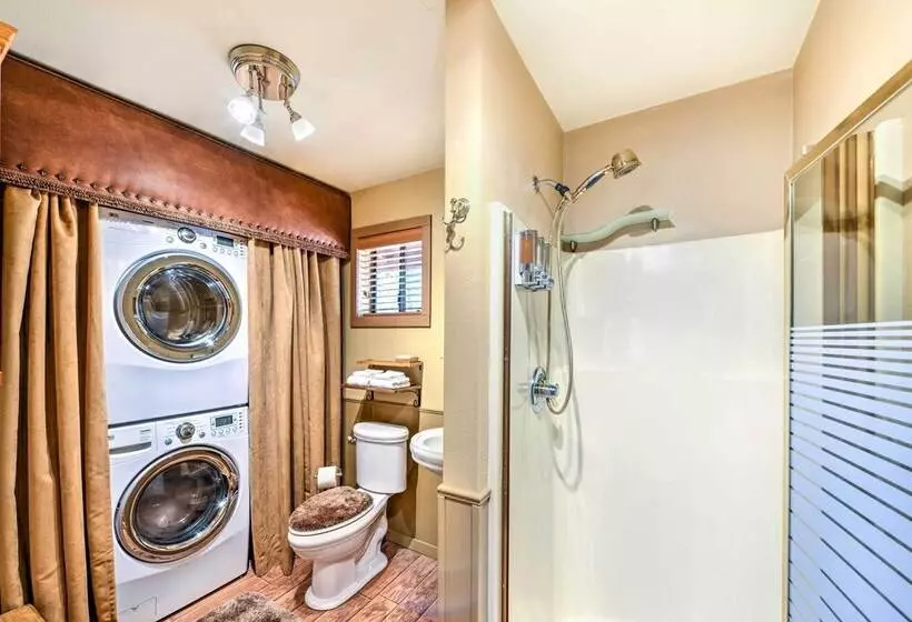 Prescott Cabin W/ Beautiful Forest Views & Deck!