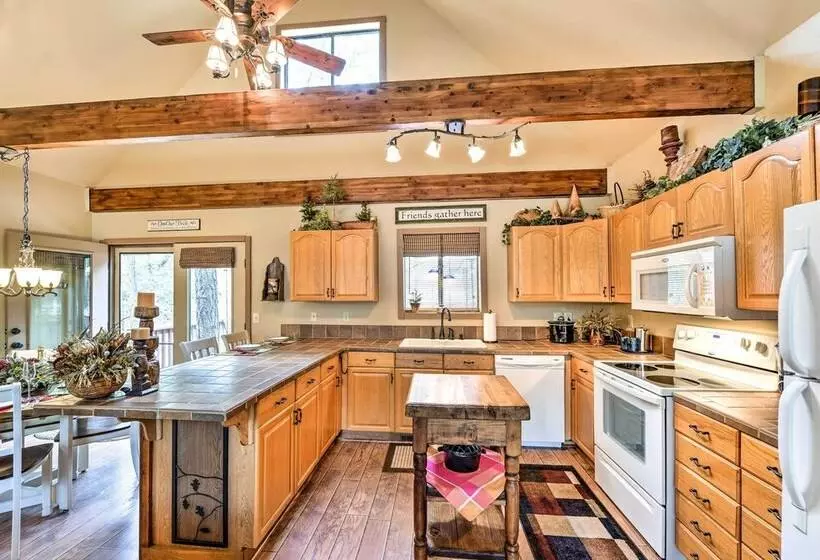 Prescott Cabin W/ Beautiful Forest Views & Deck!