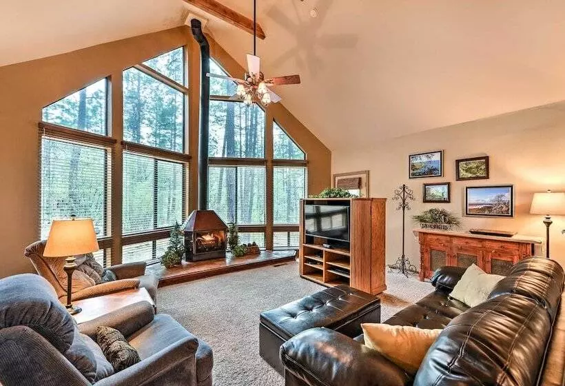 Prescott Cabin W/ Beautiful Forest Views & Deck!