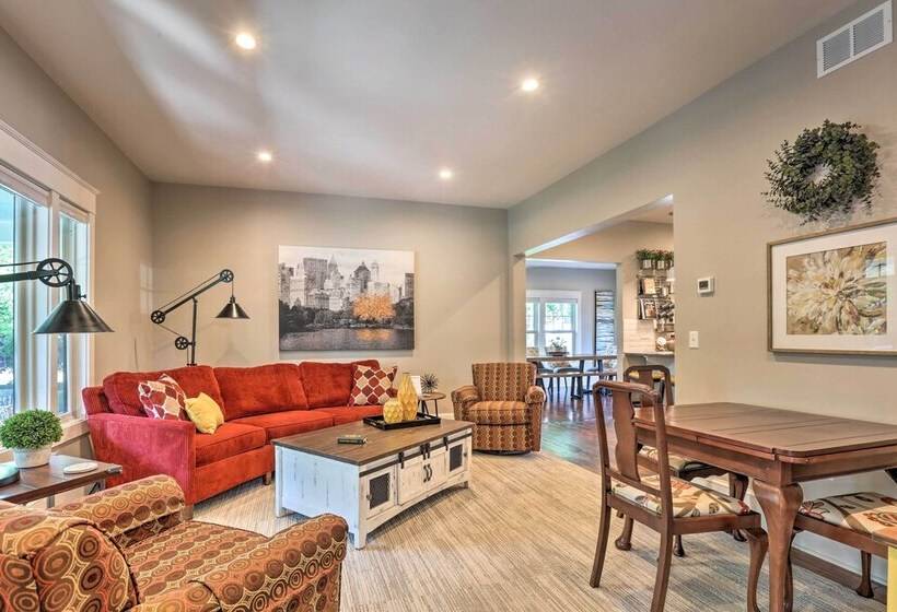 Renovated Craftsman House W/ Patio & Fire Pit!