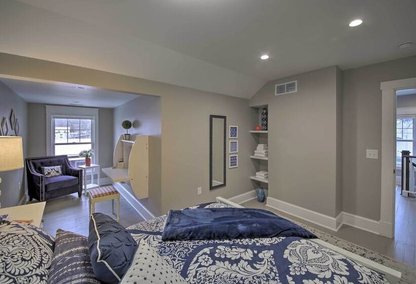 Renovated Craftsman House W/ Patio & Fire Pit!