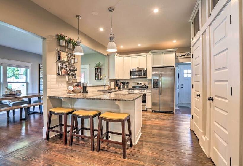 Renovated Craftsman House W/ Patio & Fire Pit!