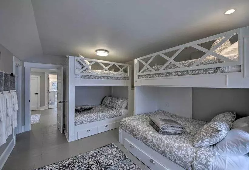 Renovated Craftsman House W/ Patio & Fire Pit!