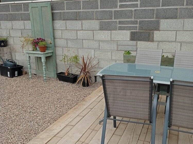 レジデンス 2 Bedrooms/sleeps 4/free Wifi/parking/outdoor Area