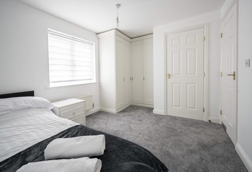 住所 House Sleeps7 Parking Garden Sportschannels