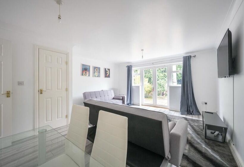 住所 House Sleeps7 Parking Garden Sportschannels