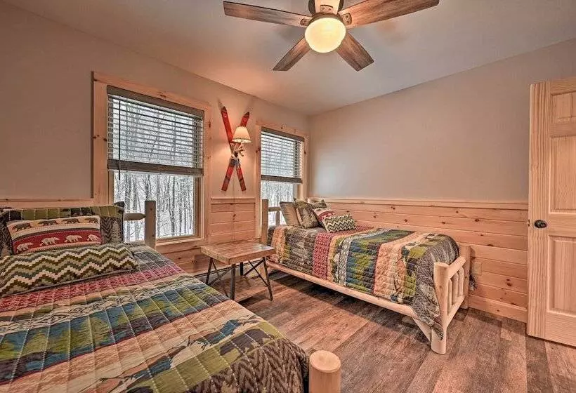 Rustic 3 Story Pittsburg Cabin W/ Lake & Mtn Views