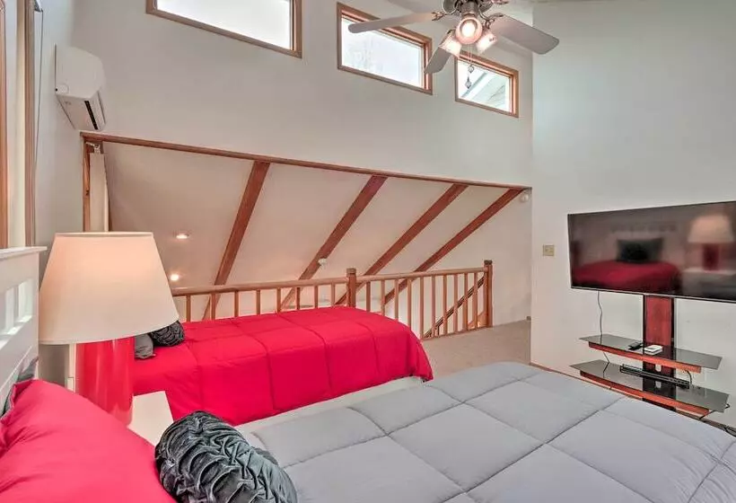 7 Mi To Big Boulder Mountain: Poconos Escape!