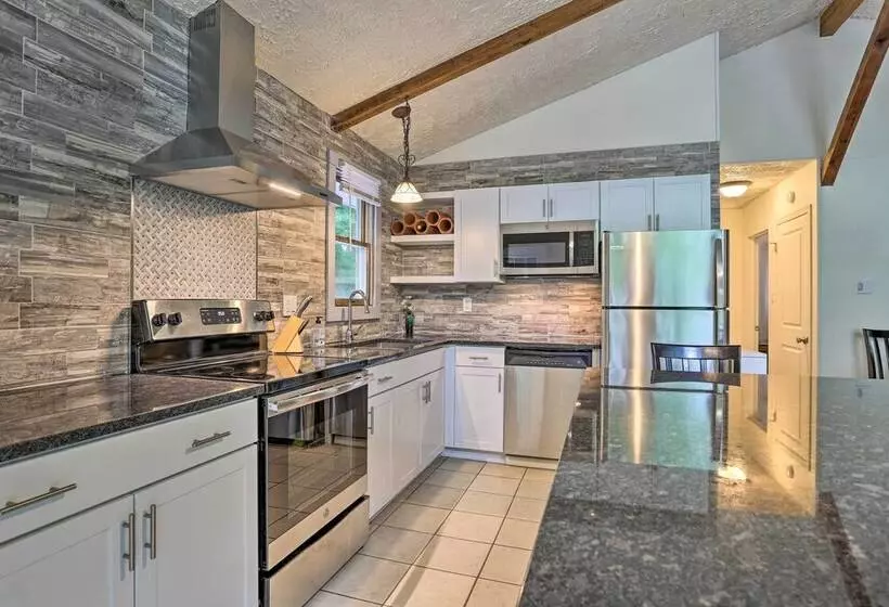 Serene Long Pond Home W/ Game Room & Beach Access!