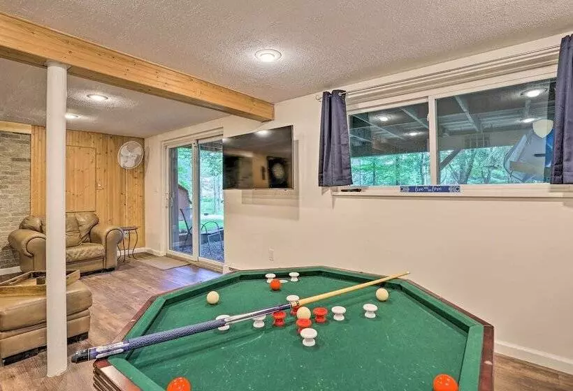 Serene Long Pond Home W/ Game Room & Beach Access!