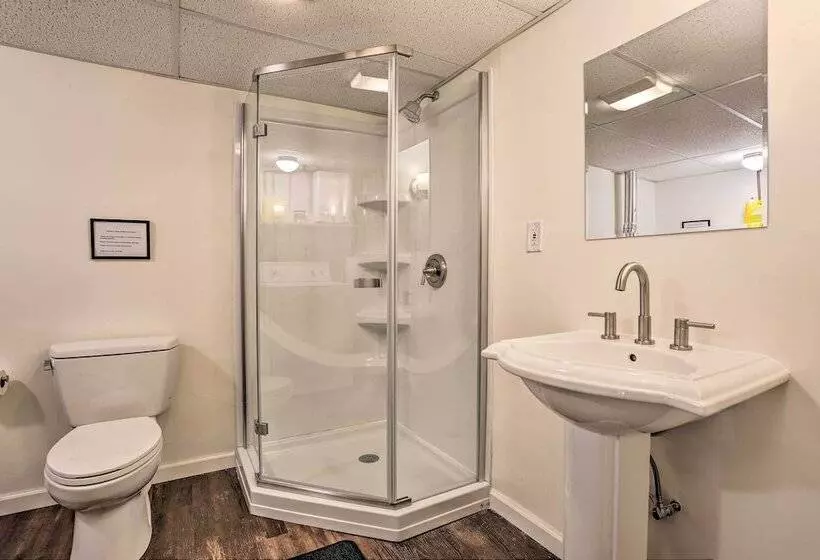 Serene Long Pond Home W/ Game Room & Beach Access!