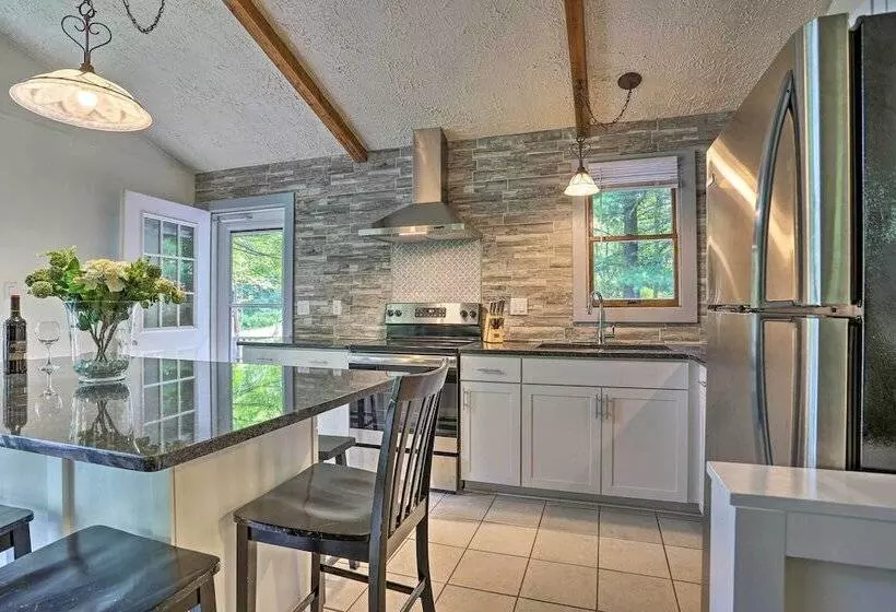 Serene Long Pond Home W/ Game Room & Beach Access!