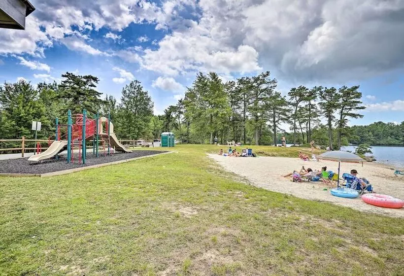 Serene Long Pond Home W/ Game Room & Beach Access!